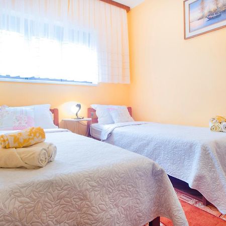 Apartments Karmelic Малинска Экстерьер фото
