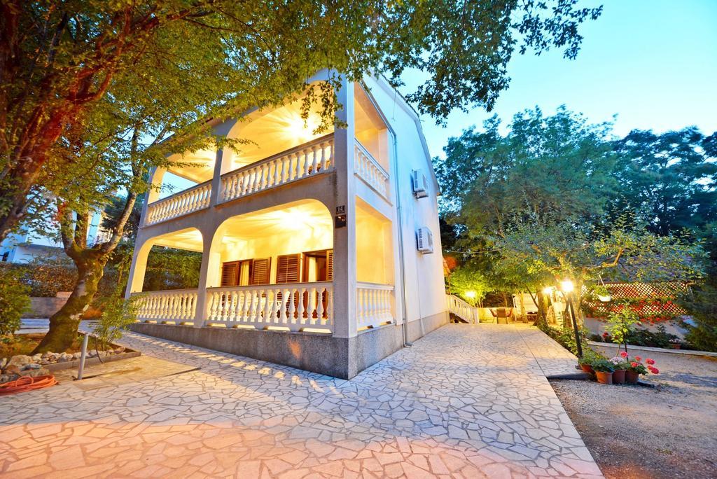 Apartments Karmelic Малинска Номер фото
