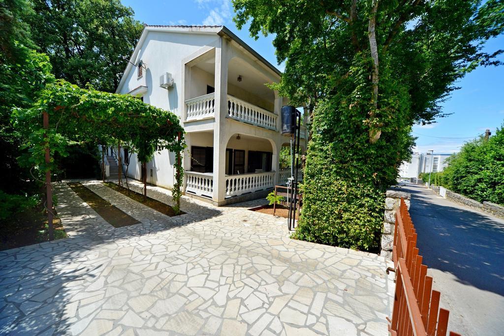 Apartments Karmelic Малинска Номер фото