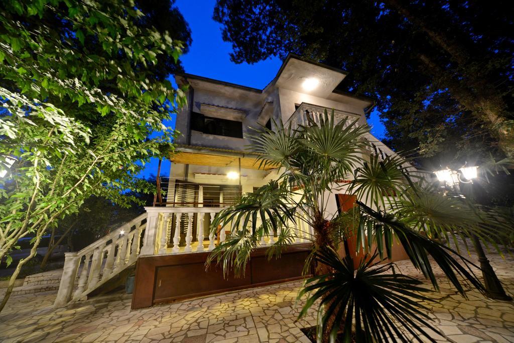 Apartments Karmelic Малинска Экстерьер фото