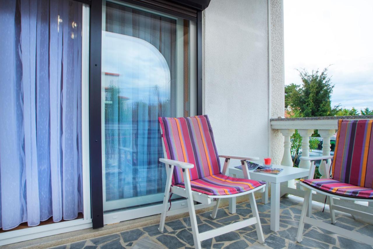Apartments Karmelic Малинска Экстерьер фото