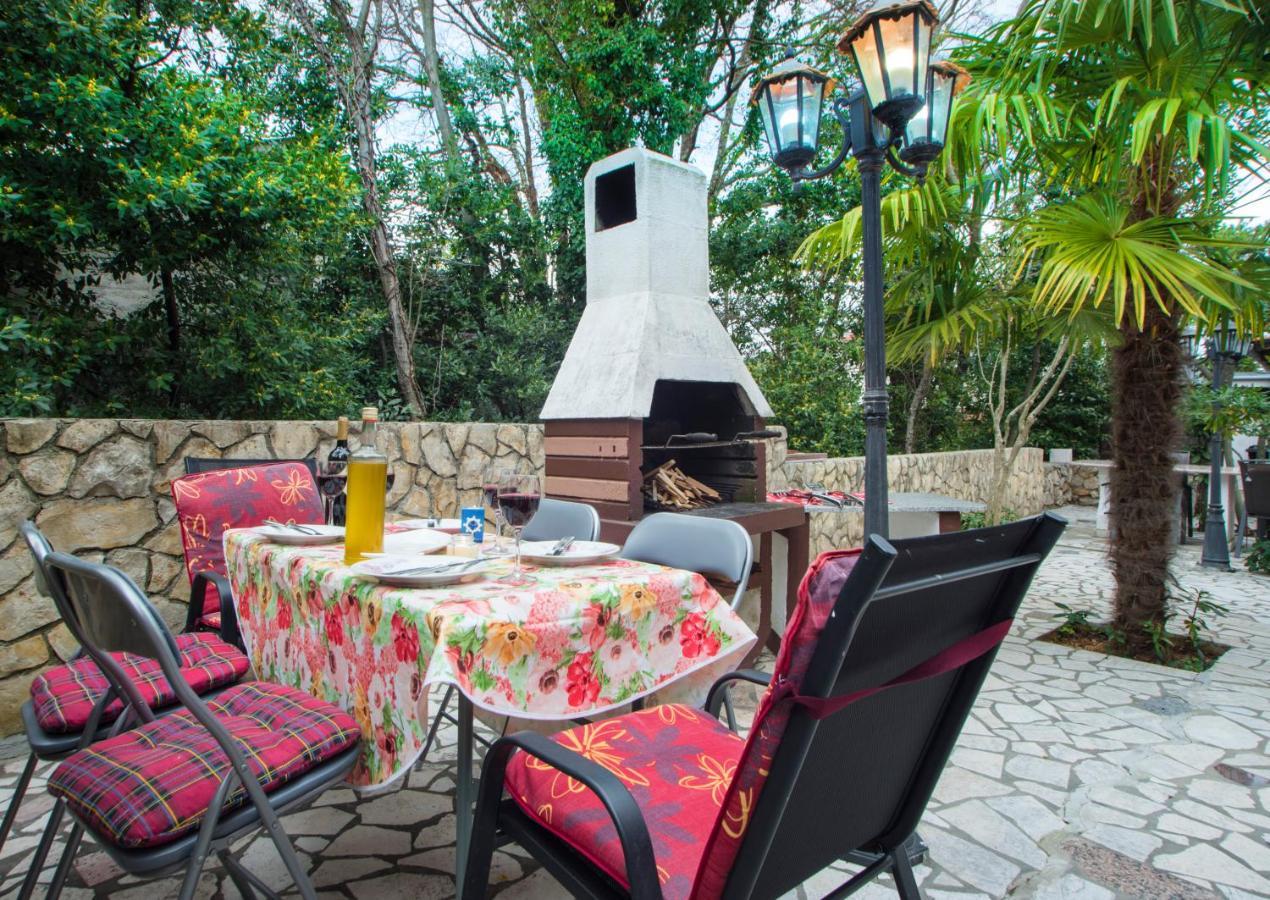 Apartments Karmelic Малинска Экстерьер фото