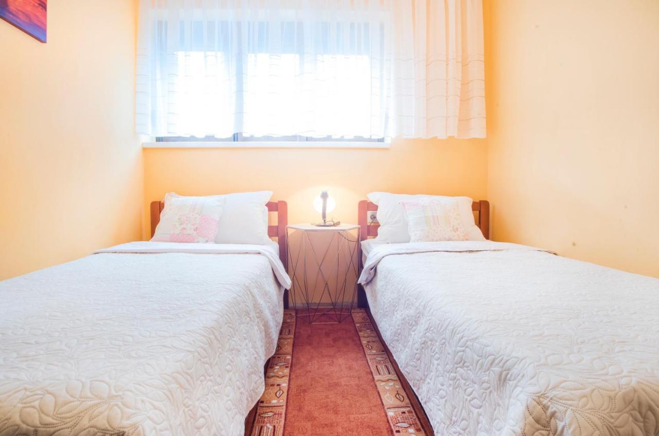 Apartments Karmelic Малинска Экстерьер фото