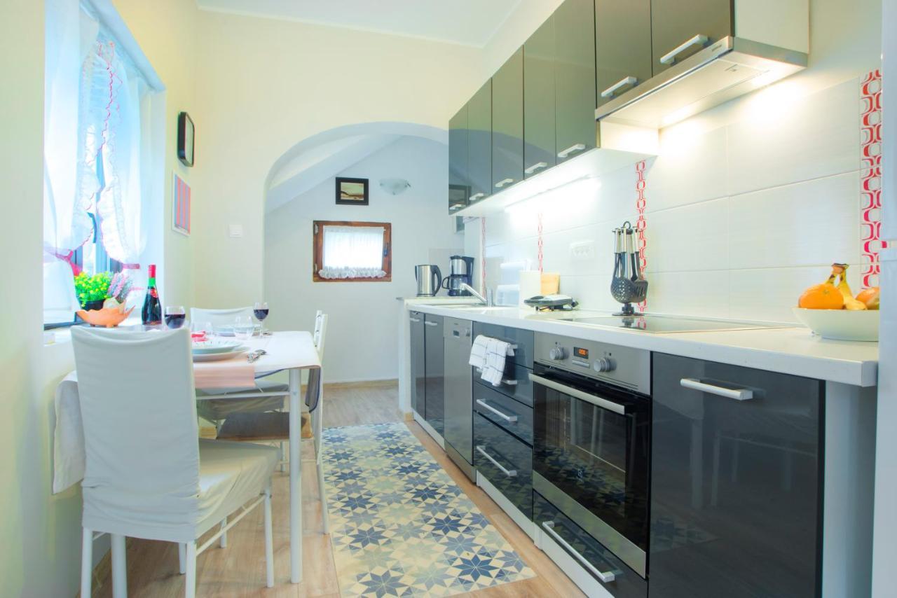 Apartments Karmelic Малинска Экстерьер фото